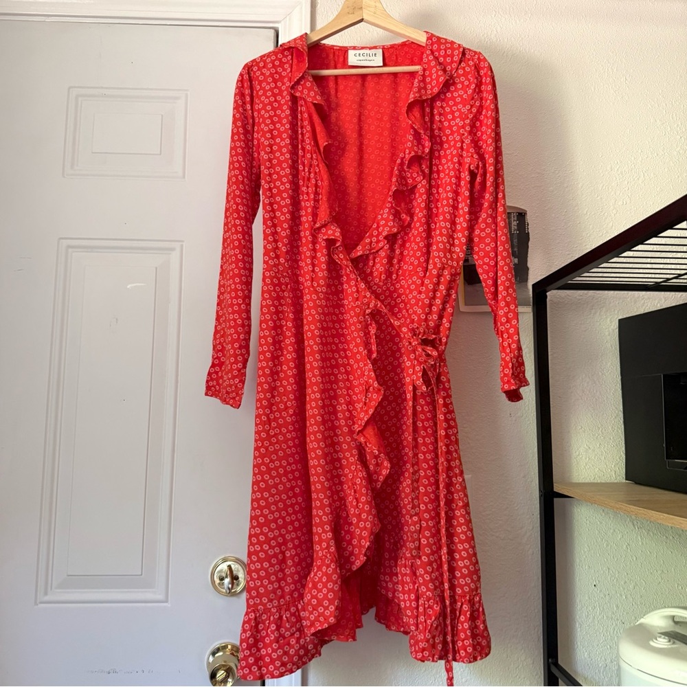CECILIE COPENHAGEN red floral ruffle viscose long sleeve mini wrap dress‎